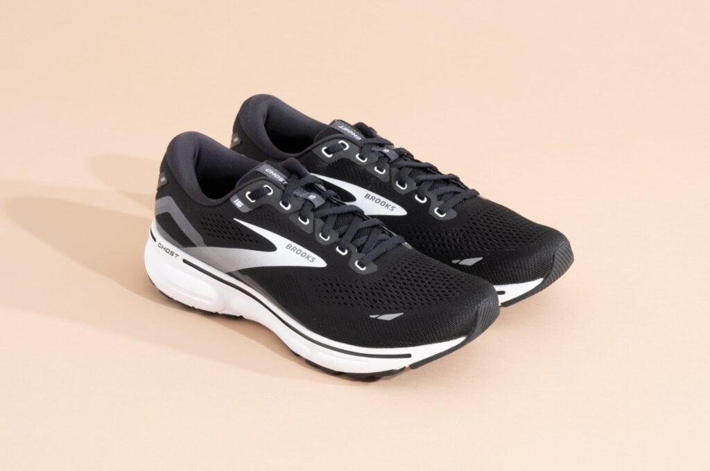 Why Black Running Shoes Are Popular